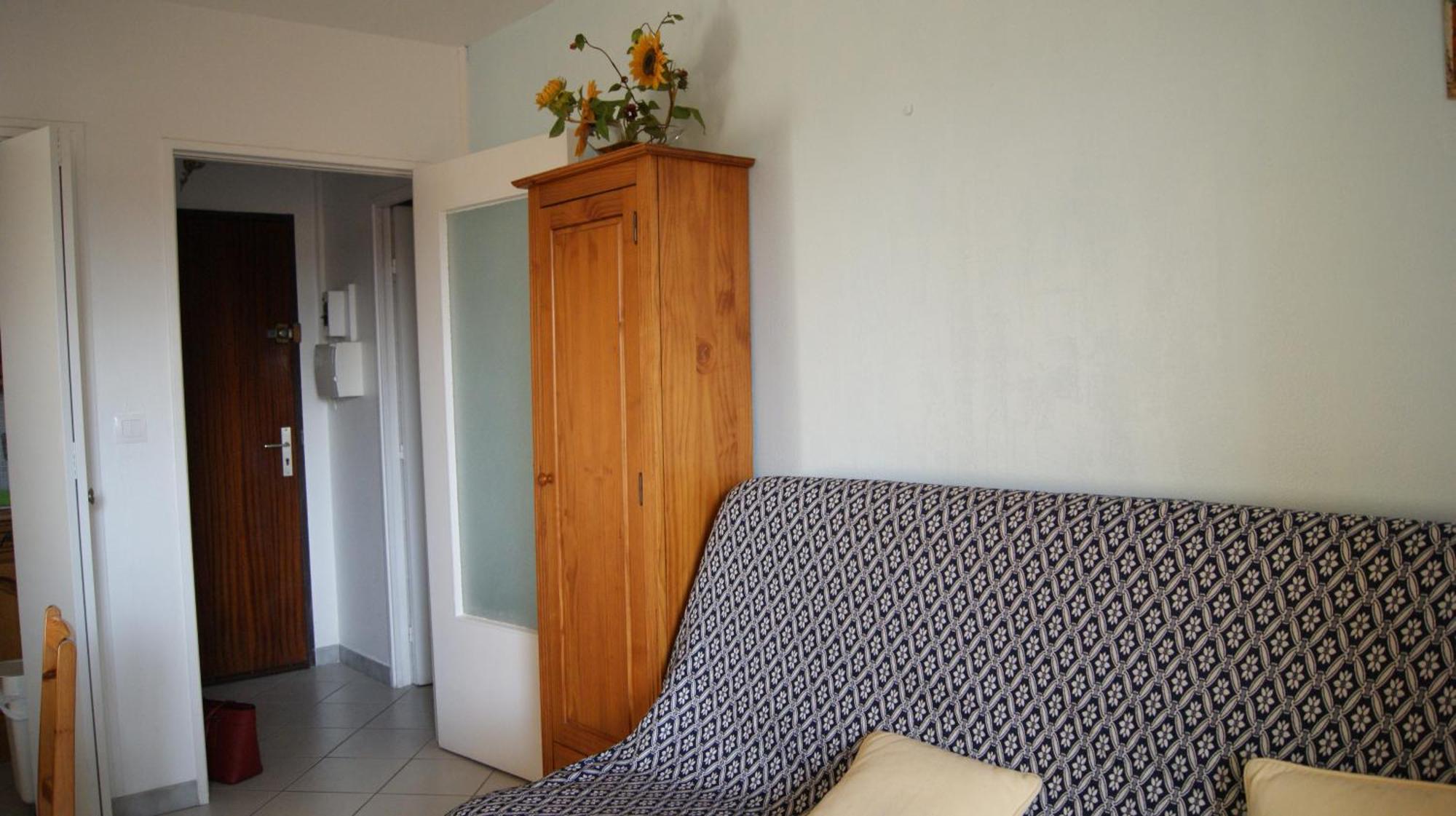 Apartment 150 M De La *